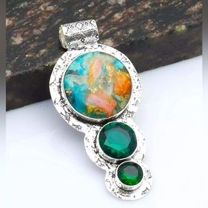 OYSTER TURQUOISE/GREEN QUARTZ PENDANT